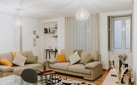 Ribeirinha Guesthouse